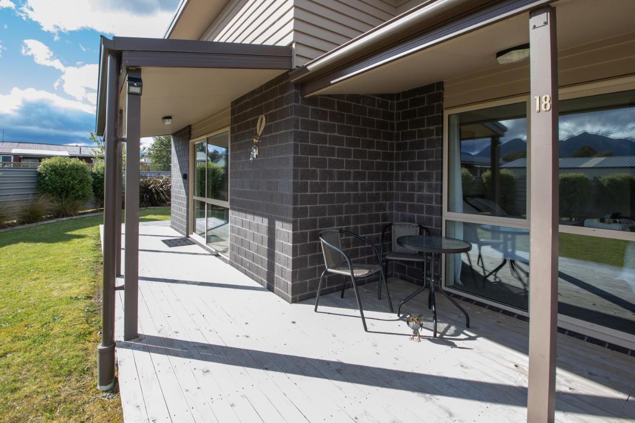 Leigh Cottage Manapouri Ngoại thất bức ảnh